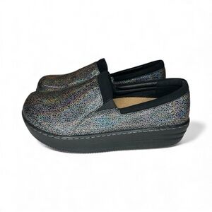 Glolily Jenny Blue Leather Slip On Nurse / Work Clog Shoes Size 8.5 M USED